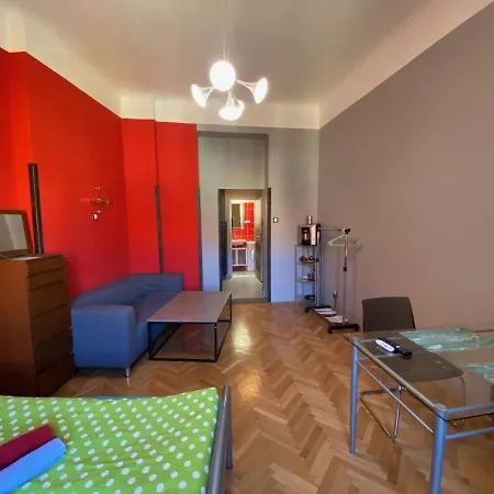B42 Bed And Cafe Apartment